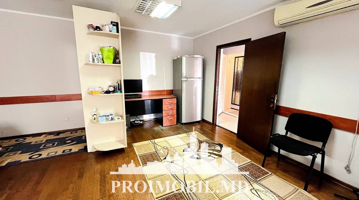 https://images.proimobil.md/josfWUfIjwjWmJmWLRFRkmDt74P6GVjVd9C-BfKjjuo/watermark:0.75:so:0:30:0.39/resize:fill:1460:816:1/gravity:ce/bG9jYWw6Ly8vZXN0YXRlL2xyLzA2OWQwYmQ1LTk1ODEtNGI1MC1iOTdmLWY3ZTVmYzYzYjdlZC5qcGVn