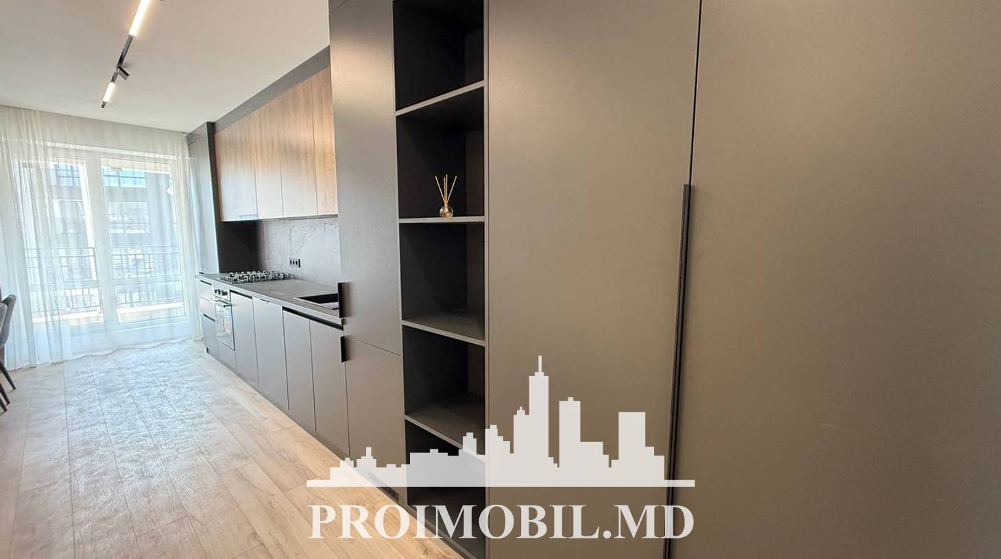 https://images.proimobil.md/jrfVMKRV4rw4AaaF6Rgneb85mTUMcxtLv4llQ6Bdaog/watermark:0.75:so:0:30:0.39/resize:fill:1460:816:1/gravity:ce/bG9jYWw6Ly8vZXN0YXRlL2xyLzU5MTRjMTAyLTkzOWMtNDRmNi1hMTU4LTgzMTZiM2JkY2I3Ny5qcGVn