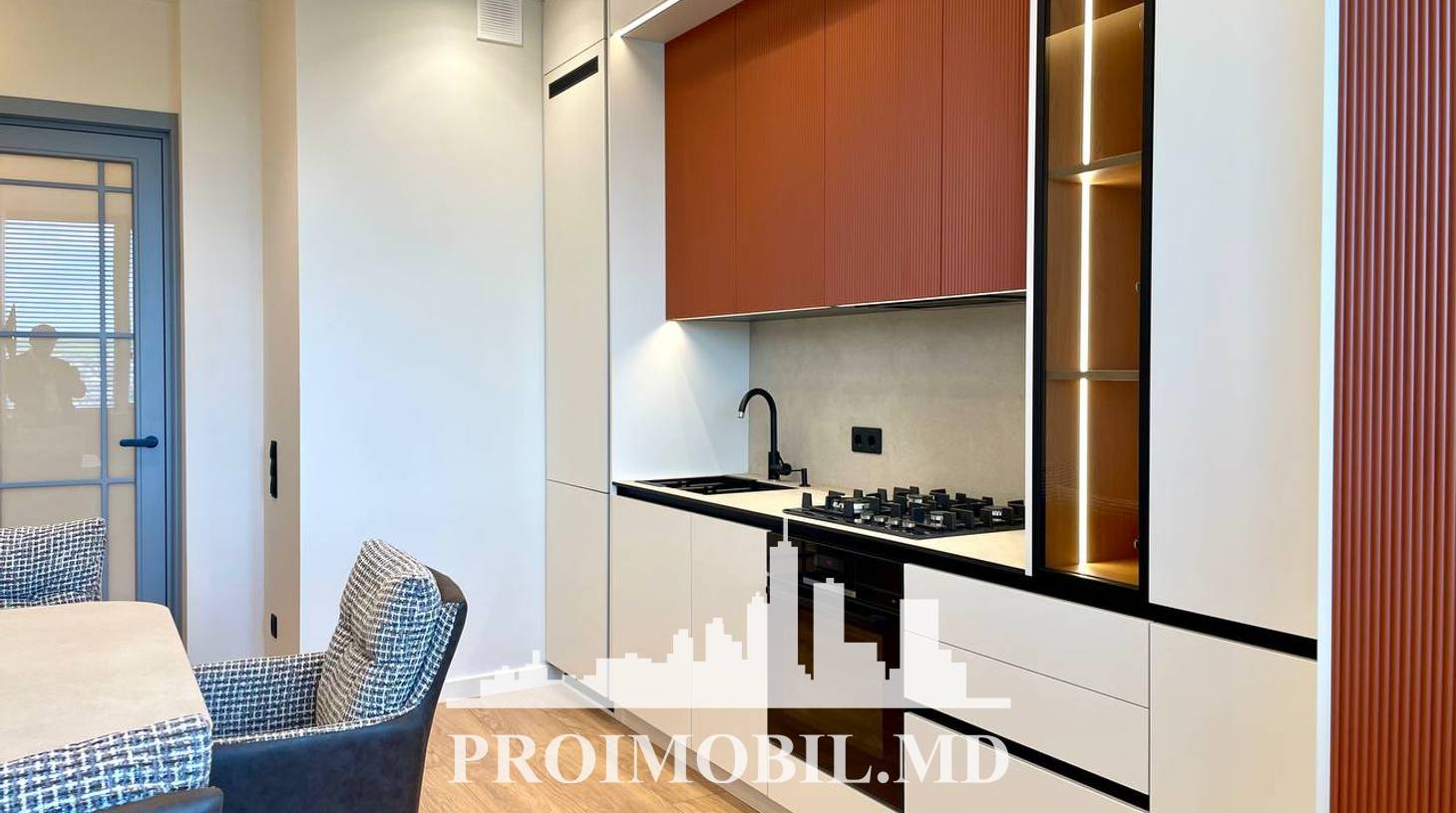 https://images.proimobil.md/jwN5QsvK4u5iix6-DXnQ8nspSlN42WGEikllenxut88/watermark:0.75:so:0:30:0.39/resize:fill:1460:816:1/gravity:ce/bG9jYWw6Ly8vZXN0YXRlL2xyL2ZiN2ZiMjQ5LWUxY2EtNGMxZS05N2U1LWQ2MmY0YWQ5ZjhhNC5qcGVn