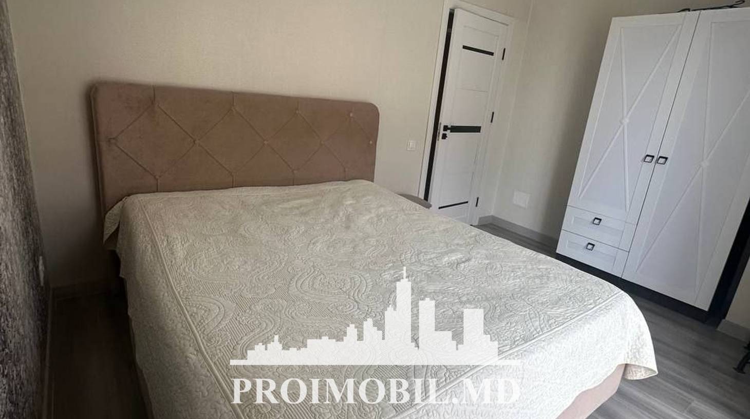 https://images.proimobil.md/jye7pxMf7oQCDX_qRsdK2uqCuzSNqcQZP2Vm9QWKg70/watermark:0.75:so:0:30:0.39/resize:fill:1460:816:1/gravity:ce/bG9jYWw6Ly8vZXN0YXRlL2xyLzJkM2Q5MTM0LTc4MjQtNDdkMy1iOGVlLTdhNTQyY2M4NTgyYy5qcGVn
