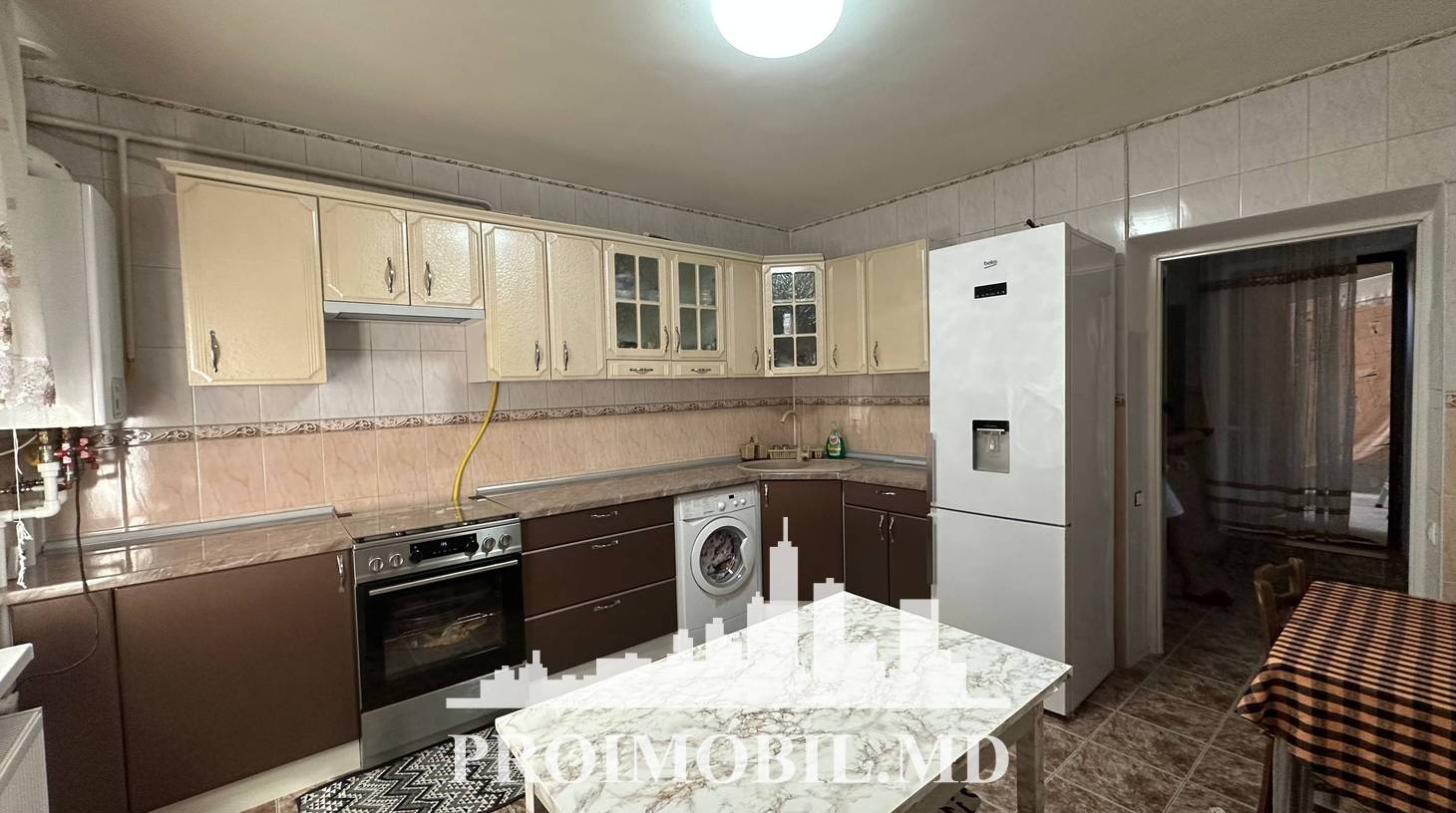 https://images.proimobil.md/jz3BZzepS8Egr8Oe8kJj0HSics-Uj6YMvDgERciWldo/watermark:0.75:so:0:30:0.39/resize:fill:1460:816:1/gravity:ce/bG9jYWw6Ly8vZXN0YXRlL2xyLzFjZWM1OTk1LTIwYjgtNDFmMi04NDUxLWE1MmUyNWI0ZDBkYi5qcGVn