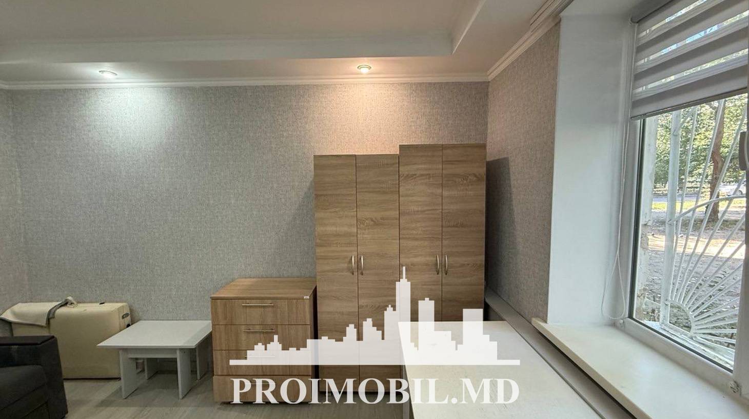 https://images.proimobil.md/jzoQpN_3ZGotm8n28LIy68rA0OrqBkCLNjBrtOfJZN0/watermark:0.75:so:0:30:0.39/resize:fill:1460:816:1/gravity:ce/bG9jYWw6Ly8vZXN0YXRlL2xyL2VmYmIzOWU1LTRhMDctNDVmNy1iNzZiLWFkYWQ1ZTQwN2IwZC5qcGVn