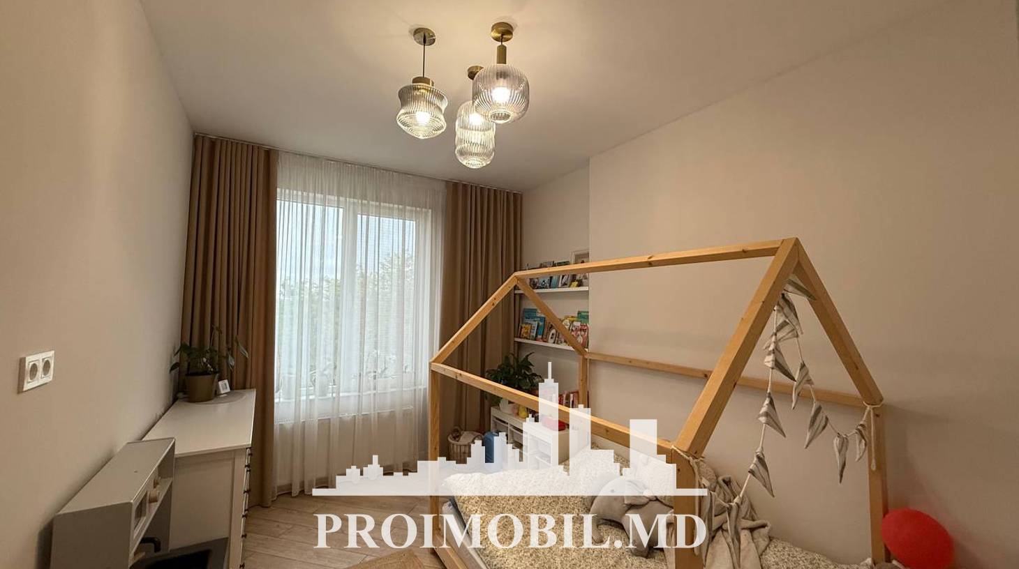 https://images.proimobil.md/k19CHVzQXHHE3T0QFlLYywm4rp_Uh8wSLp36Tm7gMt8/watermark:0.75:so:0:30:0.39/resize:fill:1460:816:1/gravity:ce/bG9jYWw6Ly8vZXN0YXRlL2xyLzQyY2RhOTMwLTU4Y2YtNDJjYy1hNDUxLWRhNWU0MWRlODQyZS5qcGVn