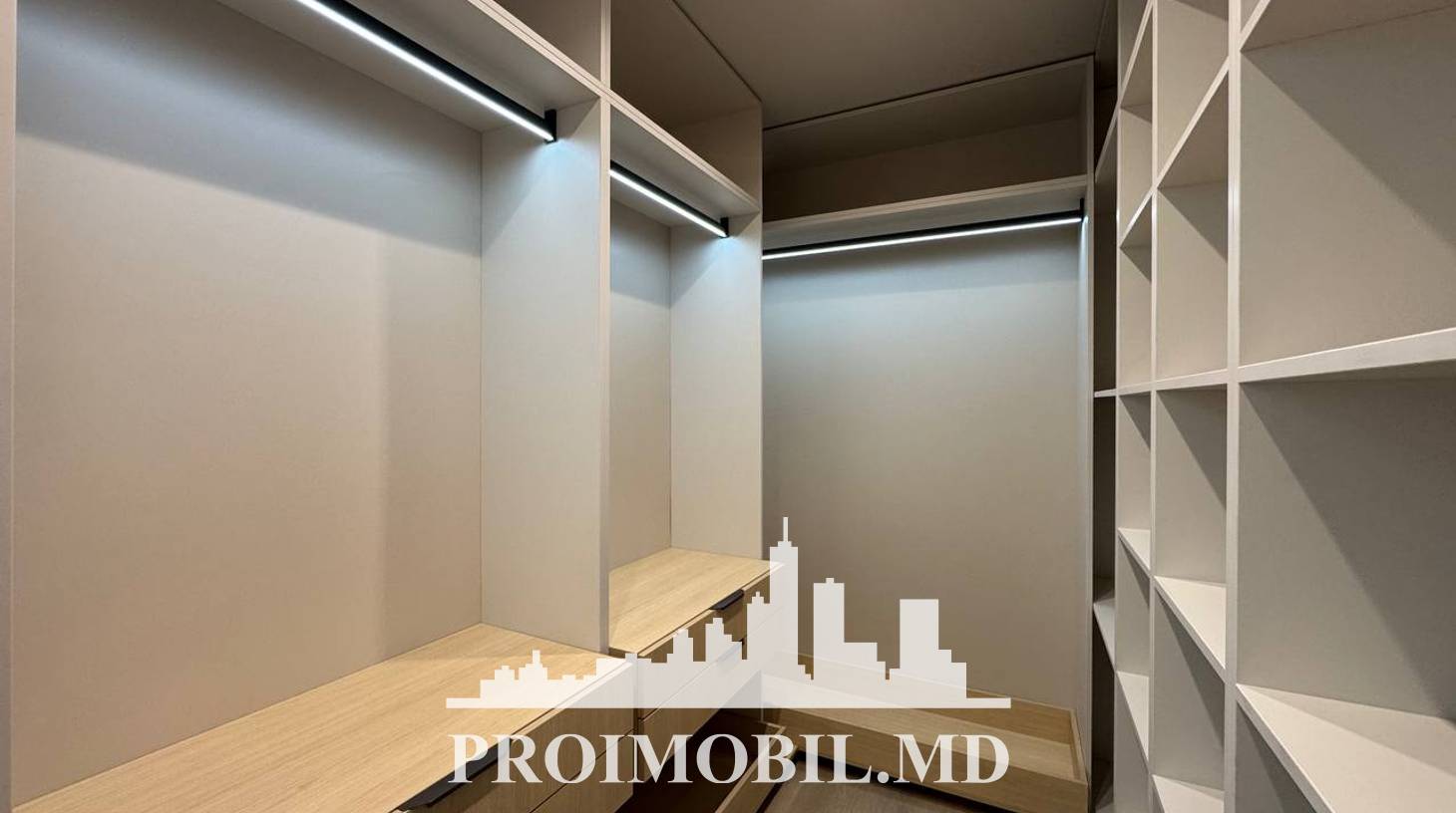 https://images.proimobil.md/k2qXZzfsUJinWks8FygwIJ3LiMAASQMdWXjbo8zk0ZE/watermark:0.75:so:0:30:0.39/resize:fill:1460:816:1/gravity:ce/bG9jYWw6Ly8vZXN0YXRlL2xyLzRmYTcwMWZhLWY2NjQtNGJlNy04OTJiLTc5ODc4Y2M3MmViOS5qcGVn