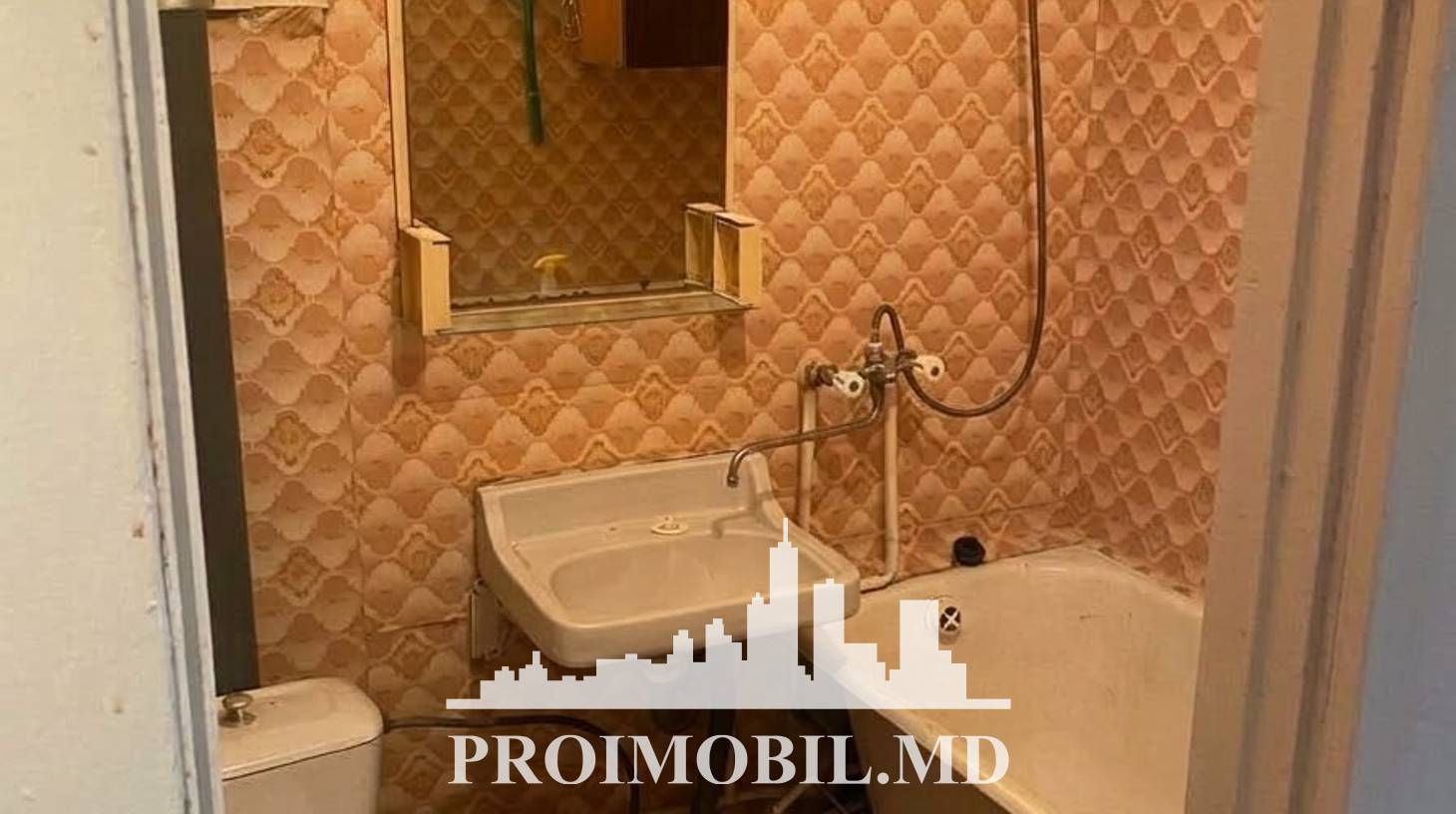 https://images.proimobil.md/k2sQQt99iJ7ehoDIwEiGPVzY142lWqNP7bBcmg8oSOA/watermark:0.75:so:0:30:0.39/resize:fill:1460:816:1/gravity:ce/bG9jYWw6Ly8vZXN0YXRlL2xyL2E3MWE4N2RlLWJiMTYtNDBmYS1hMGMxLThlMjYwYzM2NGM4ZC5qcGVn
