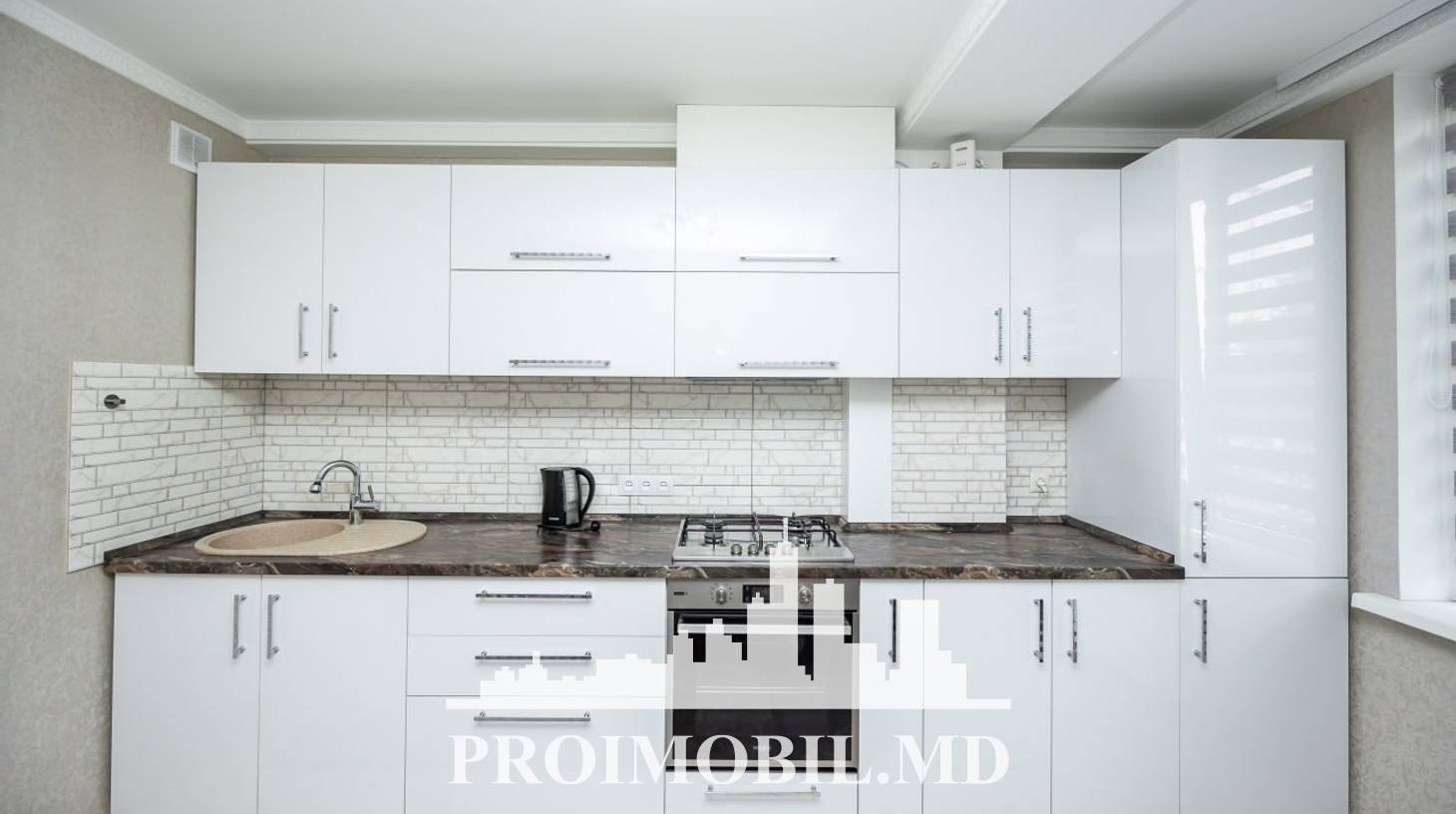 https://images.proimobil.md/k3_L0kCc9LjyUfM8Bd4W34nA18pQfd96zCafv79Brxo/watermark:0.75:so:0:30:0.39/resize:fill:1460:816:1/gravity:ce/bG9jYWw6Ly8vZXN0YXRlL2xyL2Q1OGFhNGZhLTMzZWEtNGY3YS1iNmRiLTM4MTUzZGI3MzQ3ZS5qcGVn