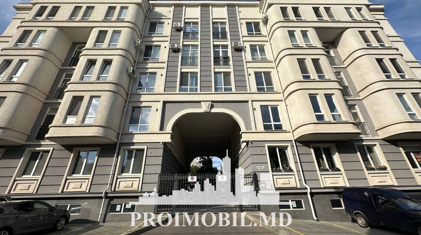 https://images.proimobil.md/k6ZpyH8FdpZGXjUV5_GvDQb2sRcXhWqkNRdACx8nxOM/watermark:0.75:so:0:30:0.39/resize:fill:1460:816:1/gravity:ce/bG9jYWw6Ly8vZXN0YXRlL2xyLzliZDg1NDE3LTQ2MzItNGUwMi1hMThjLTgzZGQwM2MyZGI2ZC5qcGVn