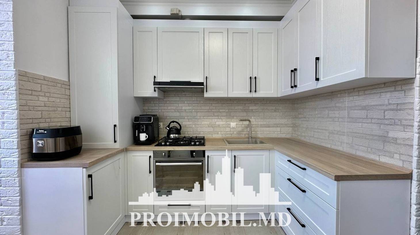 https://images.proimobil.md/k731fMIVAWWhyWSnTVikL36PLL5c7tvc8mAQZ0qzYxk/watermark:0.75:so:0:30:0.39/resize:fill:1460:816:1/gravity:ce/bG9jYWw6Ly8vZXN0YXRlL2xyLzY1ZjM2M2FlLWZiZTUtNDJhYy05ZGM3LWI5OGZlZmUyYzM1ZC5qcGVn