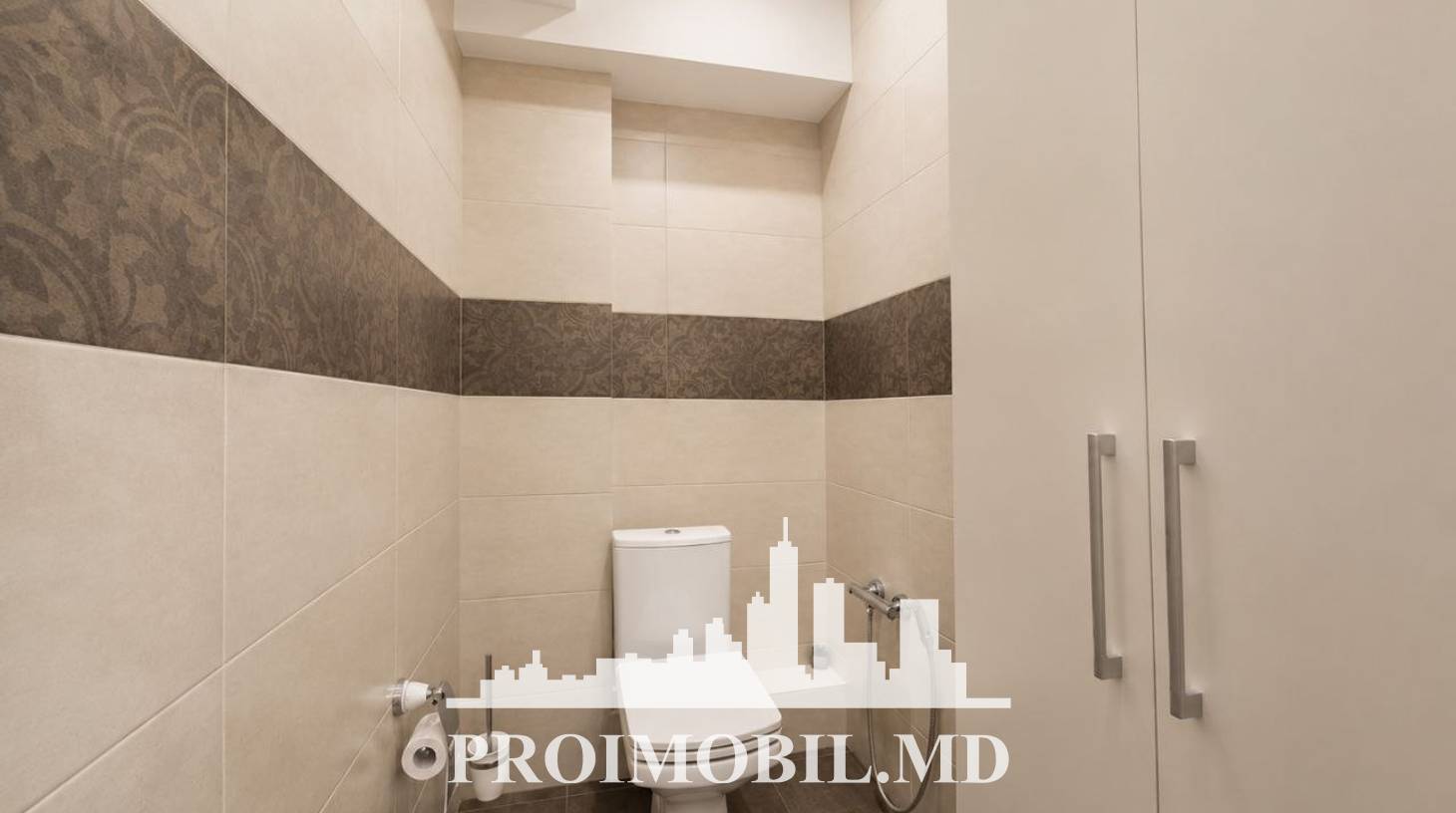 https://images.proimobil.md/kAO25YMu2KEqcL2aFbFx-QKuprVRQ1pNaPIQ1Tomxvo/watermark:0.75:so:0:30:0.39/resize:fill:1460:816:1/gravity:ce/bG9jYWw6Ly8vZXN0YXRlL2xyL2FiYjhkN2RkLWY4ODItNDNhOS05MmQ2LWM3NTRlZmZiM2FmNi5qcGVn