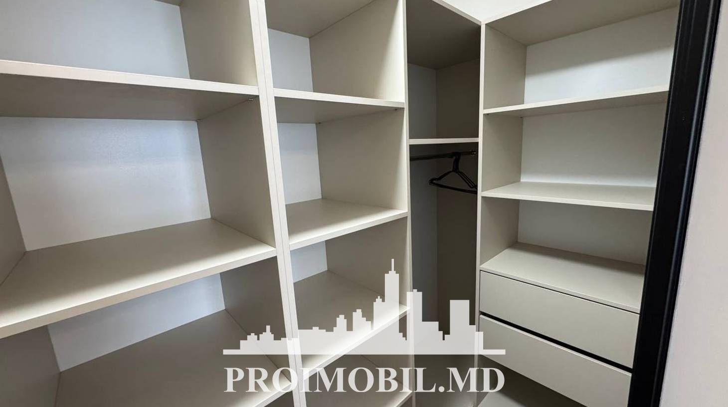 https://images.proimobil.md/kDJnNbNtXf0-NYA2zmaKhhmyNr8V-B-YUiLqIq1did4/watermark:0.75:so:0:30:0.39/resize:fill:1460:816:1/gravity:ce/bG9jYWw6Ly8vZXN0YXRlL2xyL2MxNDUwNjhlLTJhY2UtNDk0ZC1hZWY3LWIyNzE1ZDA3MzgyYS5qcGVn