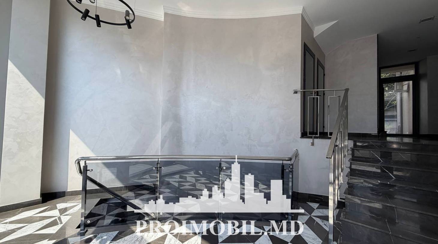 https://images.proimobil.md/kDinZooP8akJunHICzlX5a6TDThxFv7nITkABRB0xME/watermark:0.75:so:0:30:0.39/resize:fill:1460:816:1/gravity:ce/bG9jYWw6Ly8vZXN0YXRlL2xyLzUyNWY5YmQ1LTJiMTQtNDdjMS1iMzNhLTBlNjg3NzkyZDQyMy5qcGVn