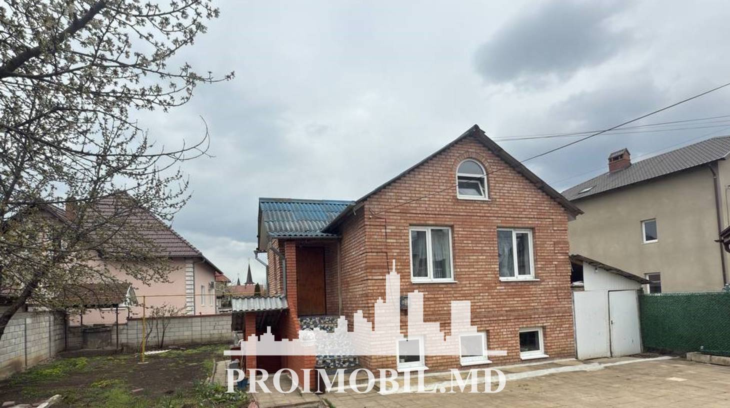https://images.proimobil.md/kEnS6Fb6kaJUWNqeKzi1s2jUI99-35FbsR84gmUE4MU/watermark:0.75:so:0:30:0.39/resize:fill:1460:816:1/gravity:ce/bG9jYWw6Ly8vZXN0YXRlL2xyLzczMTIzMGU3LWU4YzgtNGI0Zi05MzVjLTkzYjc1MDc0NjZlNi5qcGVn