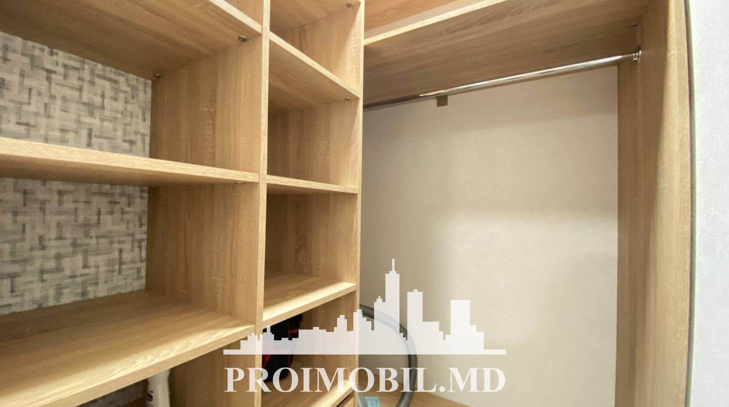 https://images.proimobil.md/kFPvUKCBFgAM6-2cV9PrRnyqTBscEpnOsrCUSb1muzo/watermark:0.75:so:0:30:0.39/resize:fill:1460:816:1/gravity:ce/bG9jYWw6Ly8vZXN0YXRlL2xyLzBmNWU4ODI5LWQ5ODMtNGFjMC05MGMzLTc1YzZmZDRhMjZkYy5qcGVn