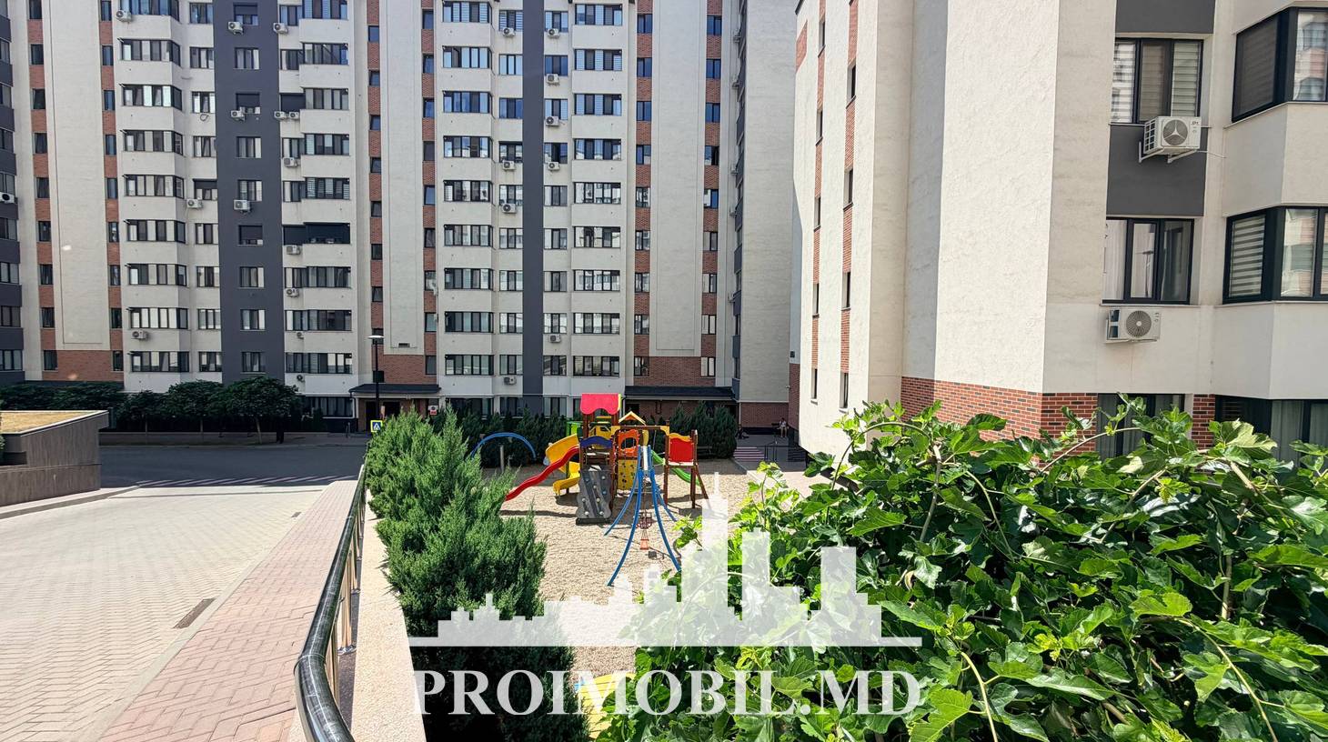 https://images.proimobil.md/kGExxFB9me_DRtc7Q_qUSzR29jIm3DoLJxkQURYRYW4/watermark:0.75:so:0:30:0.39/resize:fill:1460:816:1/gravity:ce/bG9jYWw6Ly8vZXN0YXRlL2xyLzU1ZDk3MTA4LWI4Y2EtNDJlOC1iYzZkLTBiZTI4Mzg0MmI0Yi5qcGVn
