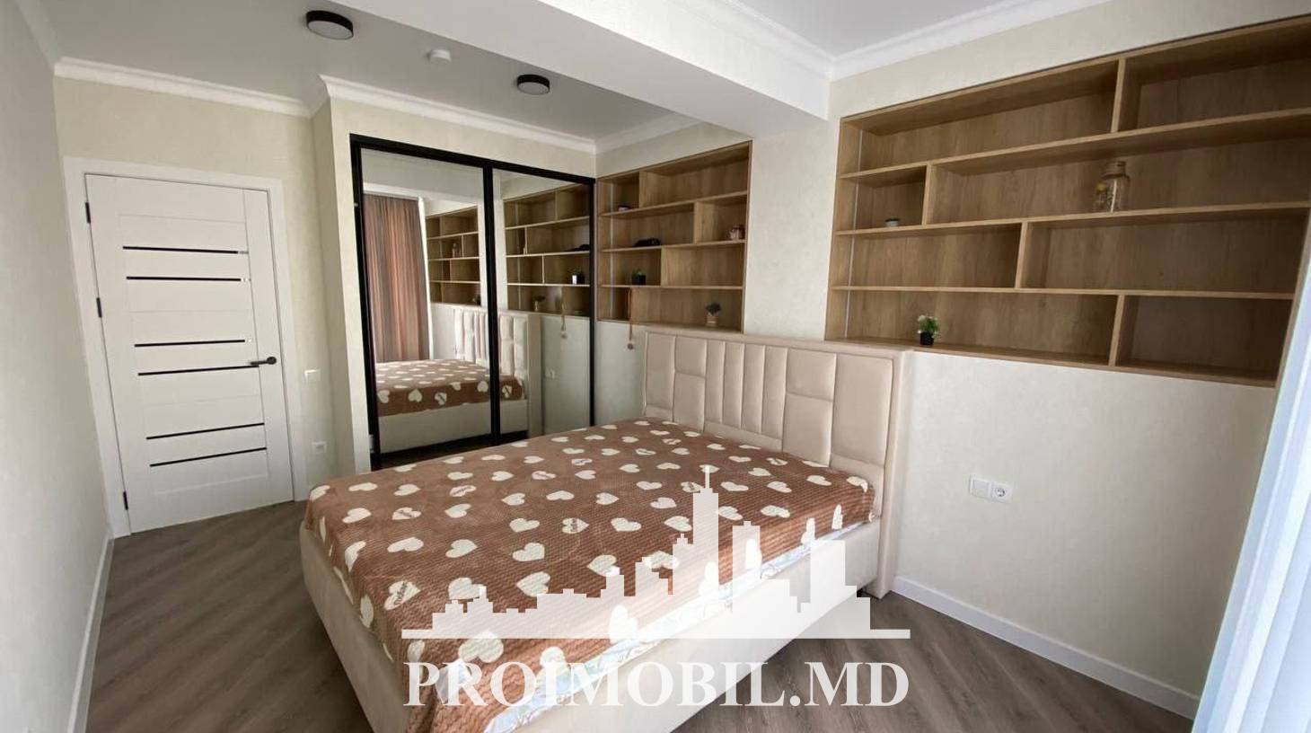 https://images.proimobil.md/kGdxapeIuctn7tekEXB02tr10S7B3O6T4qJlghp0SW0/watermark:0.75:so:0:30:0.39/resize:fill:1460:816:1/gravity:ce/bG9jYWw6Ly8vZXN0YXRlL2xyLzJiMTc3ZmM0LTg0MTgtNDExOS1iNzc5LWZhNzFkNGExNGY3ZC5qcGVn
