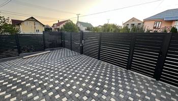 https://images.proimobil.md/kJCqtJxQgqXlbNryW572f26Zaj7er19dc498bCpU1Is/resize:fill:350:198:1/gravity:ce/bG9jYWw6Ly8vZXN0YXRlL2xyLzYzYzQ2ZjIwLWE0ZjItNDViMS05MGIwLTcyMzYwYjRlOWM4MC5qcGVn