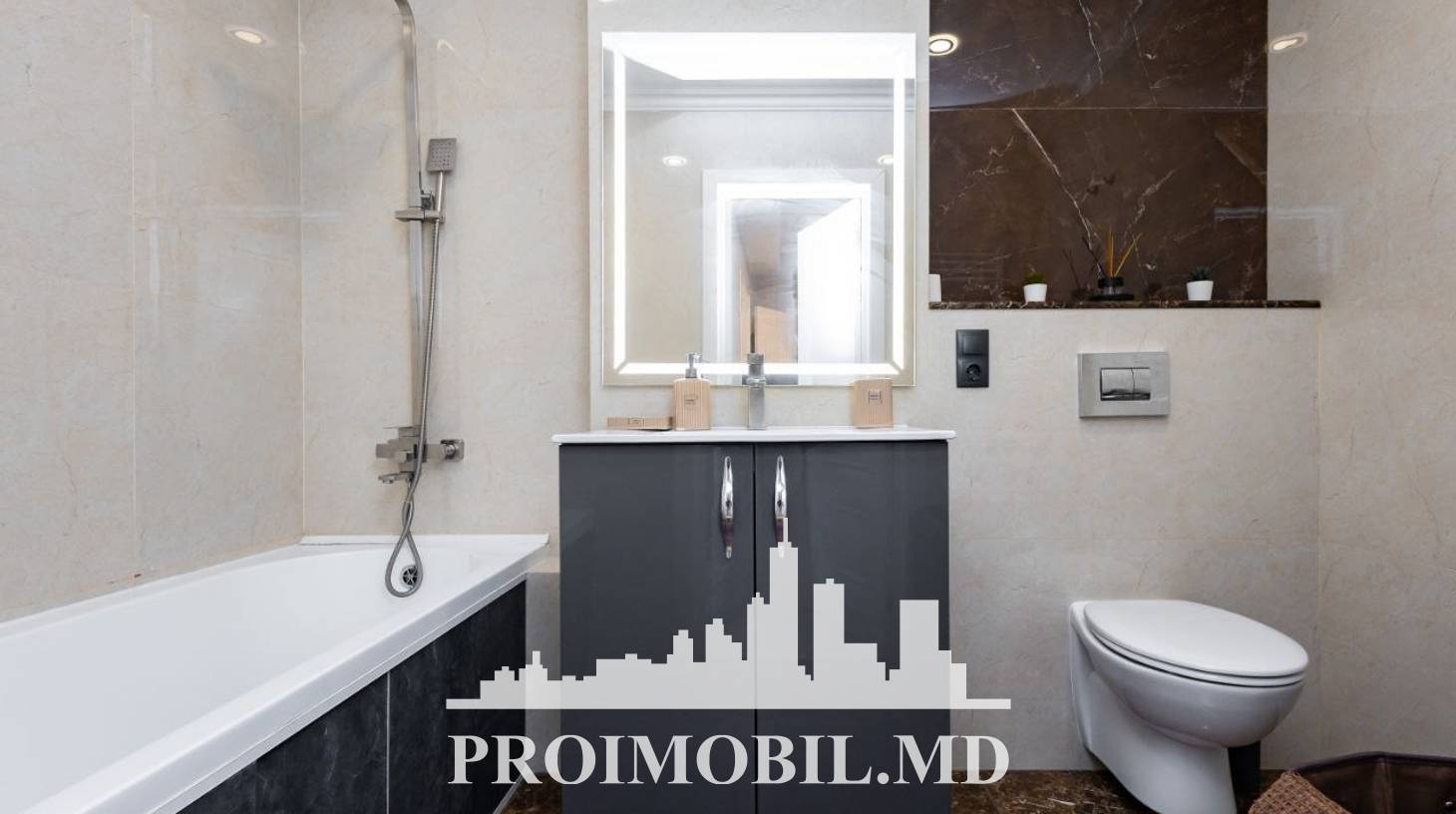 https://images.proimobil.md/kK1-nF1HpyC1X7daLyR4t2R1yiSHPGDZa1Uj9Z8W1zY/watermark:0.75:so:0:30:0.39/resize:fill:1460:816:1/gravity:ce/bG9jYWw6Ly8vZXN0YXRlL2xyL2QzZmJlYzk5LTIxMDgtNDFjNi1iMjg4LWI5MmYwZWFkM2ZiMi5qcGVn