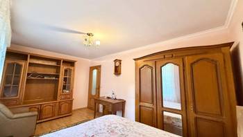 https://images.proimobil.md/kK2sMOgEfUah4ruj2PQwzI5JrgjhdO7IOmmRcmuCHhU/resize:fill:350:198:1/gravity:ce/bG9jYWw6Ly8vZXN0YXRlL2xyLzViYjlhNzI3LThiZmMtNDhmOS1hYTdmLTY2MDU3NzE3YjYwMC5qcGVn