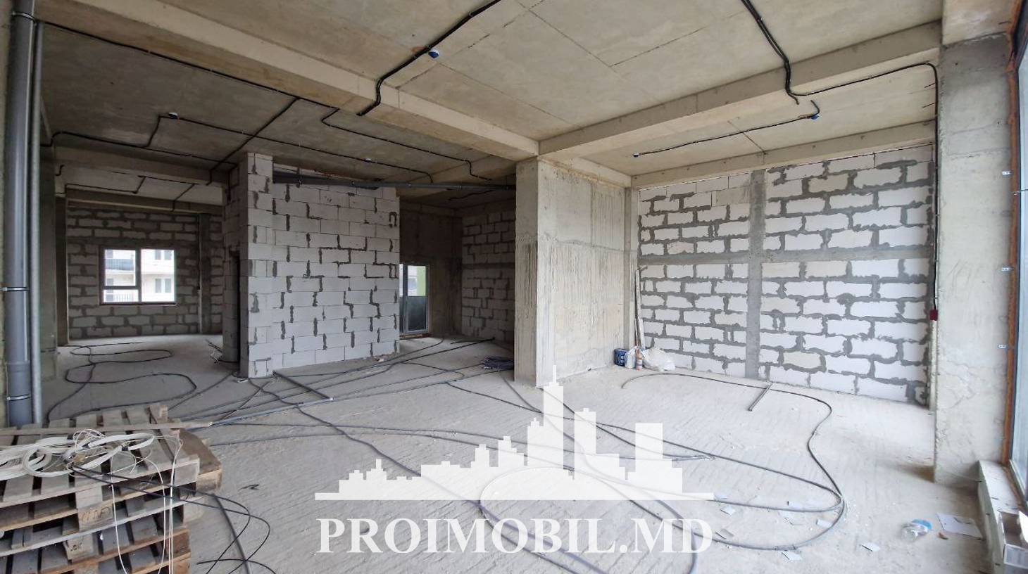 https://images.proimobil.md/kL5GKwxKRBa5QVk_s83HqkK0jiXcOSihHxLBPVg_S08/watermark:0.75:so:0:30:0.39/resize:fill:1460:816:1/gravity:ce/bG9jYWw6Ly8vZXN0YXRlL2xyLzk3MDY4ODZlLTc4YWUtNDMyNC05ZTEwLTJiMGM1OTUwY2VhYS5qcGVn
