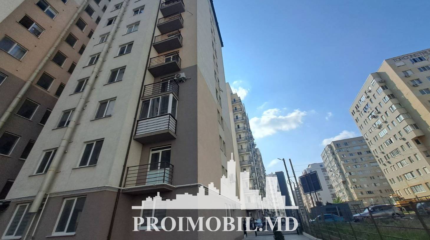 https://images.proimobil.md/kLpyY5yMxJrd0dncxBtJlNHd3gMAlzd3p7xBWYJi9UM/watermark:0.75:so:0:30:0.39/resize:fill:1460:816:1/gravity:ce/bG9jYWw6Ly8vZXN0YXRlL2xyLzcxODc2MDBiLThhYjYtNDM4Yi04OTE2LTg4MGY4YzY5YTg5ZS5qcGVn
