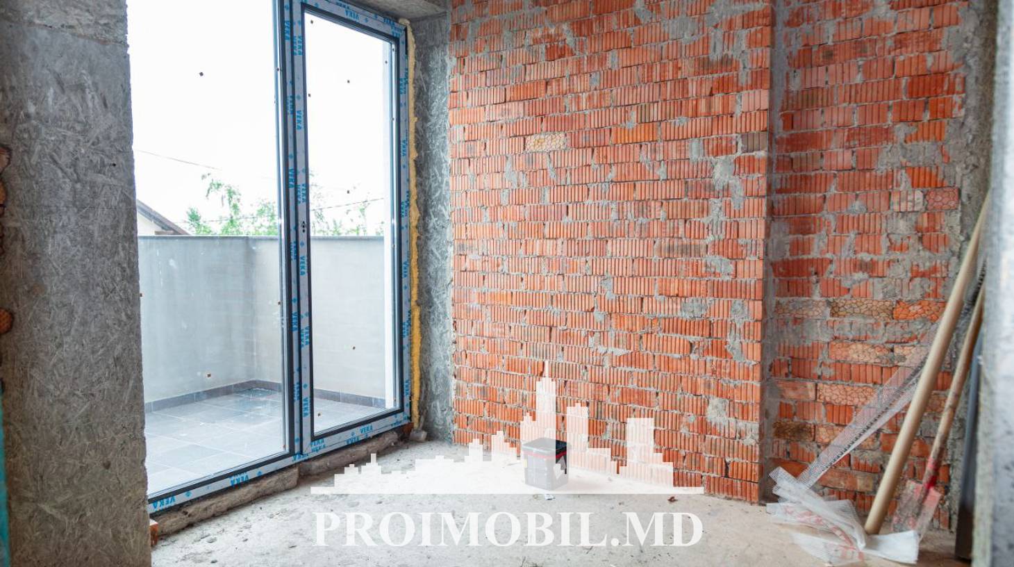 https://images.proimobil.md/kPQkeH2ostptEseUDcIoK1JADwVXMy8VTut0rcyjkwY/watermark:0.75:so:0:30:0.39/resize:fill:1460:816:1/gravity:ce/bG9jYWw6Ly8vZXN0YXRlL2xyL2UxZjY5Yzc3LTMzMzctNDQwZC1hYmU5LTQwMDdhMTc5YzNhNi5qcGVn