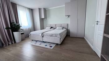 https://images.proimobil.md/kS1IqIGSTIa__4z30HLvJH0yPCdyoGnlwPplUSHZODI/resize:fill:350:198:1/gravity:ce/bG9jYWw6Ly8vZXN0YXRlL2xyLzI5NDFmZDliLWViMzEtNGQwNy04Nzc4LTRlMDg2ZDE1MTYyYy5qcGVn
