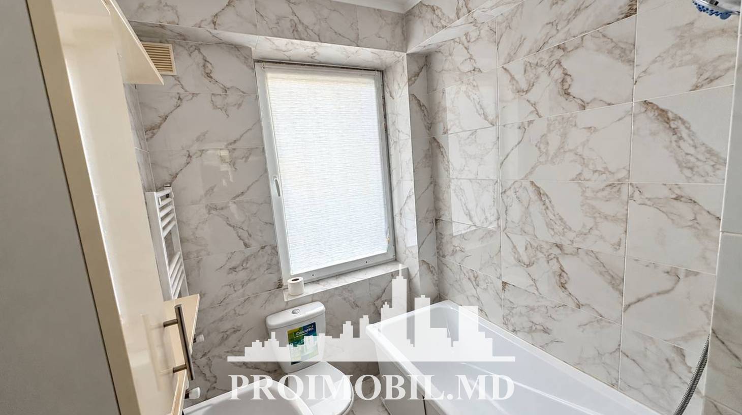 https://images.proimobil.md/kSu0yJyYXs3oM49p5zSHyvWO1D52TyV4vIEK6-dbfB4/watermark:0.75:so:0:30:0.39/resize:fill:1460:816:1/gravity:ce/bG9jYWw6Ly8vZXN0YXRlL2xyLzMwOWEwMzU4LTM4OTgtNDRlNy05MGJkLTgwODc5YTYwMGVmMi5qcGVn