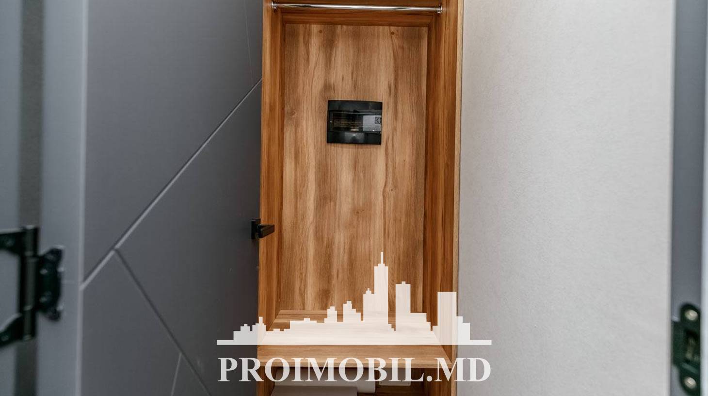 https://images.proimobil.md/kSuiWz-z8KbNDsV7L9-juSRtEe_zBrN_O9vtsQRTayg/watermark:0.75:so:0:30:0.39/resize:fill:1460:816:1/gravity:ce/bG9jYWw6Ly8vZXN0YXRlL2xyLzQ0ZDFhZTljLTFkYWUtNGMxZS1hNWM3LWE2NjU2ZDBkNmU0OC5qcGVn
