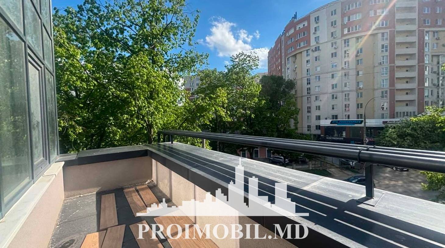 https://images.proimobil.md/kUbtW_nuYsNZELRP9tmgPETZ1JIsjgd3bV1WED-moh8/watermark:0.75:so:0:30:0.39/resize:fill:1460:816:1/gravity:ce/bG9jYWw6Ly8vZXN0YXRlL2xyL2U4NWQ1ZDYxLWE4NzctNDIwNi1hNDlhLWNkN2M2MjNlZGJiNS5qcGVn