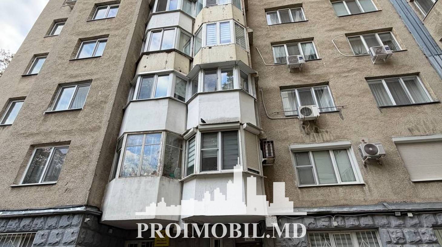 https://images.proimobil.md/kYlVvsQNB3_J6qvphFYCFH-wvzJxGZKdHTJRuBaSyi0/watermark:0.75:so:0:30:0.39/resize:fill:1460:816:1/gravity:ce/bG9jYWw6Ly8vZXN0YXRlL2xyL2FhOWUzMDcyLTc2OTEtNGEwMC1hODllLWJjNTViNWNkNTM2Yy5qcGVn