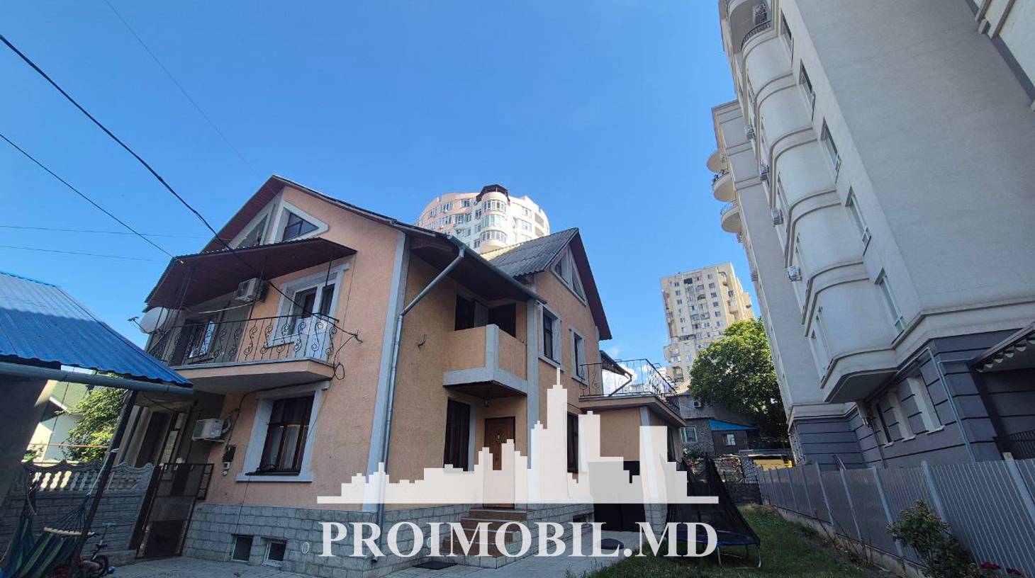 https://images.proimobil.md/kYmIQJmEh9tCbpH9jITXaeRTRR3O6KDsUL541V0ZRIY/watermark:0.75:so:0:30:0.39/resize:fill:1460:816:1/gravity:ce/bG9jYWw6Ly8vZXN0YXRlL2xyLzE0NWQ3NWI2LWNjMzYtNDA2Mi05MWE1LTIxZWVmYTI2N2RhNC5qcGVn
