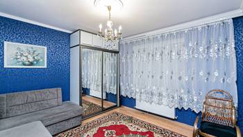 https://images.proimobil.md/k_Y8HXrivwuab9orrEwDxBj0nULsLoki77mK4q7TXAQ/resize:fill:350:198:1/gravity:ce/bG9jYWw6Ly8vZXN0YXRlL2xyLzE4MjY0NGY0LWM2ODMtNGEzMi05MWJmLTRmZWRjMmIwNmZhYi5qcGVn