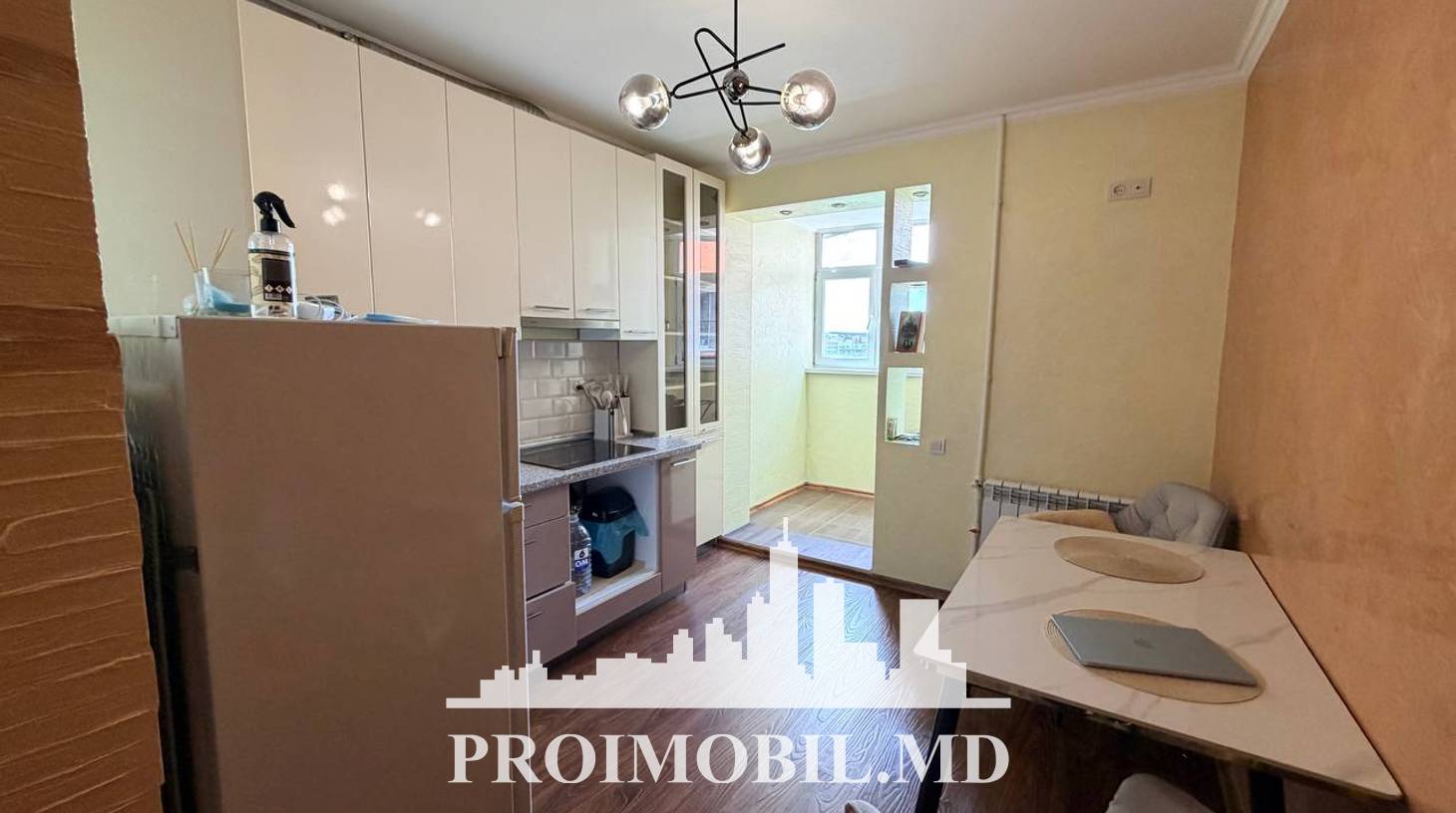 https://images.proimobil.md/kawmRVf_iWHV3_p8s12SH9Zumn1HfmbYRzJoF5K2Hq0/watermark:0.75:so:0:30:0.39/resize:fill:1460:816:1/gravity:ce/bG9jYWw6Ly8vZXN0YXRlL2xyLzNmMzhlNTI3LTY0MTctNGEyMS1iNTMwLWIxZGRhMjUzOTNmMy5qcGVn