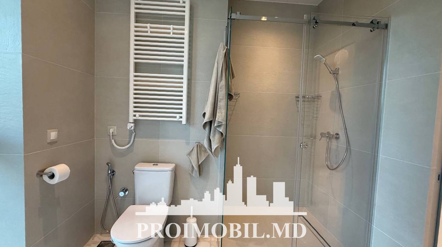 https://images.proimobil.md/kaxq_MM-4X63xuqsEmMsKbm3HY7Psu3ZwGF042LgivA/watermark:0.75:so:0:30:0.39/resize:fill:1460:816:1/gravity:ce/bG9jYWw6Ly8vZXN0YXRlL2xyLzFjNGU1MDA0LTk4ZWQtNGMxYS1iNmVjLTZkNmE4NTM3MTg2MS5qcGVn