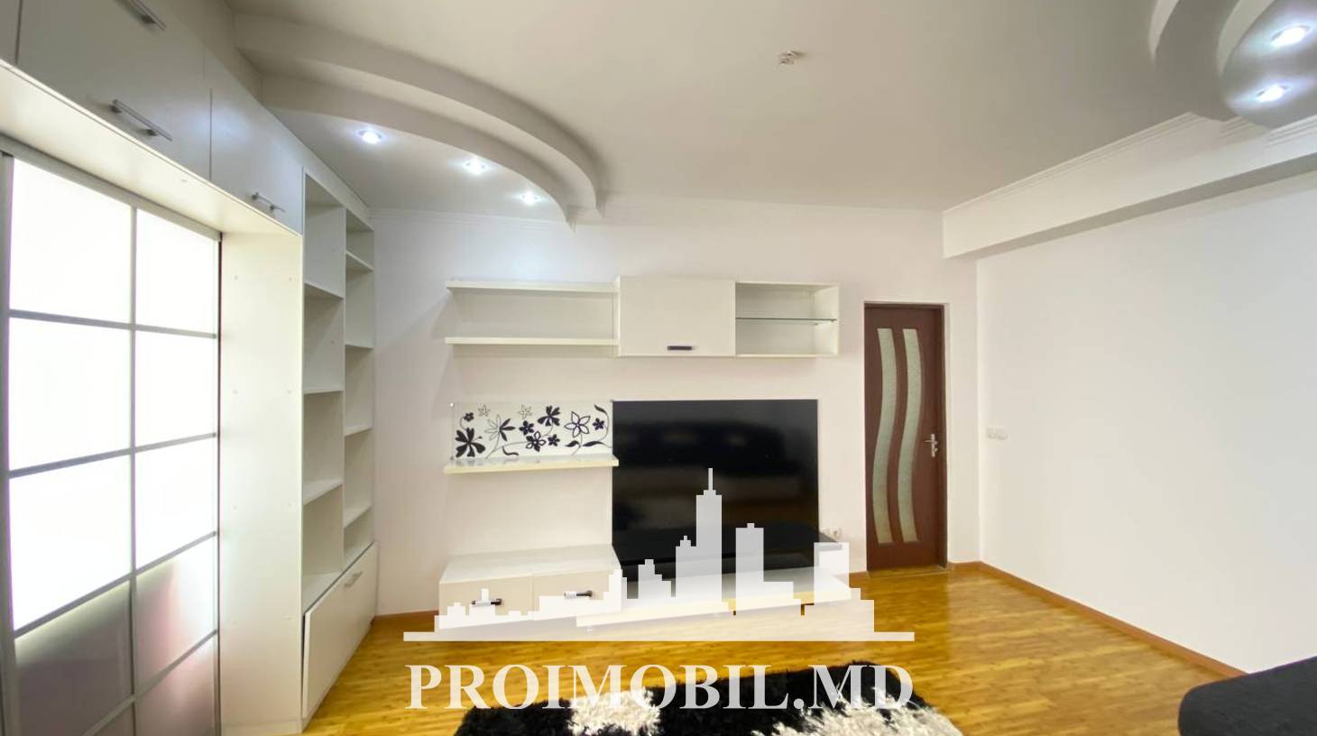 https://images.proimobil.md/kco-WcCLRq9OX_4cWNfdVQMaFDyooBVB8Id-b6s7rOo/watermark:0.75:so:0:30:0.39/resize:fill:1460:816:1/gravity:ce/bG9jYWw6Ly8vZXN0YXRlL2xyLzU5YjdhY2I5LWE0MTUtNGVhMi04Mjc2LWE3ZjhmOTQwYWNmMS5qcGVn