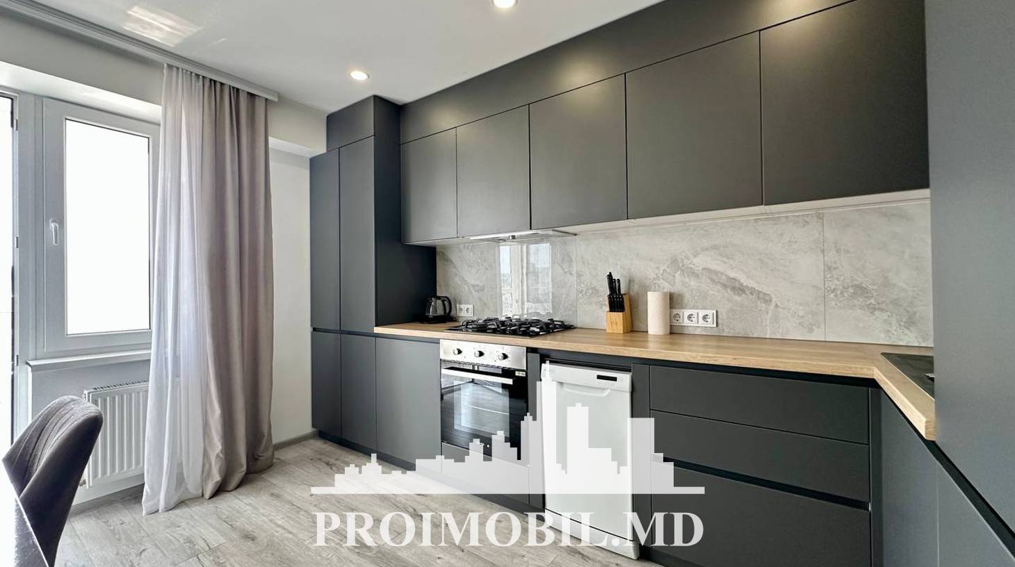 https://images.proimobil.md/key1QdY5hEwr-UYF6yZSdm4cR-XoFLvpIKQl2RRsXnI/watermark:0.75:so:0:30:0.39/resize:fill:1460:816:1/gravity:ce/bG9jYWw6Ly8vZXN0YXRlL2xyL2Q0ZjJlYWE0LWM2MjYtNDExMC05ZDJhLTE0YTNiYjg3NGE0ZS5qcGVn