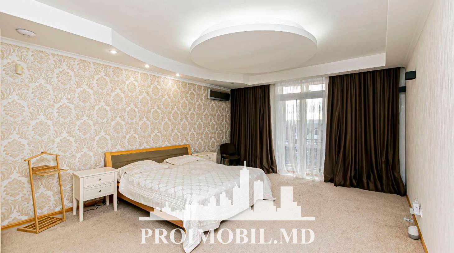 https://images.proimobil.md/kjq4Ky7XrW3y3NyfXdmkqunUt0BJRBsUPi7LgZs1ljY/watermark:0.75:so:0:30:0.39/resize:fill:1460:816:1/gravity:ce/bG9jYWw6Ly8vZXN0YXRlL2xyL2M5YzgzOWM5LTM2MDQtNGI5Ni1iNzZkLWE2ZTY2OTEwYjRkMy5qcGVn