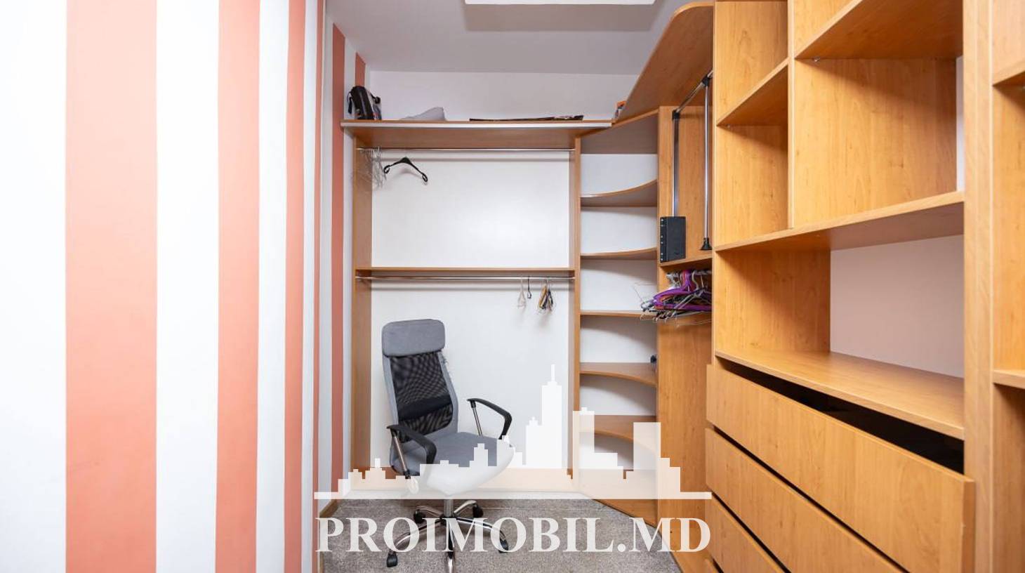 https://images.proimobil.md/kooe8FY4xGY9XizGVyBVZQ8De5Jzqqg6M-fW-qP1aXY/watermark:0.75:so:0:30:0.39/resize:fill:1460:816:1/gravity:ce/bG9jYWw6Ly8vZXN0YXRlL2xyLzBhZTFmN2Q2LWY0ZjItNDE5Mi1hNzk1LTJmYTQwY2QyYTYxNS5qcGVn