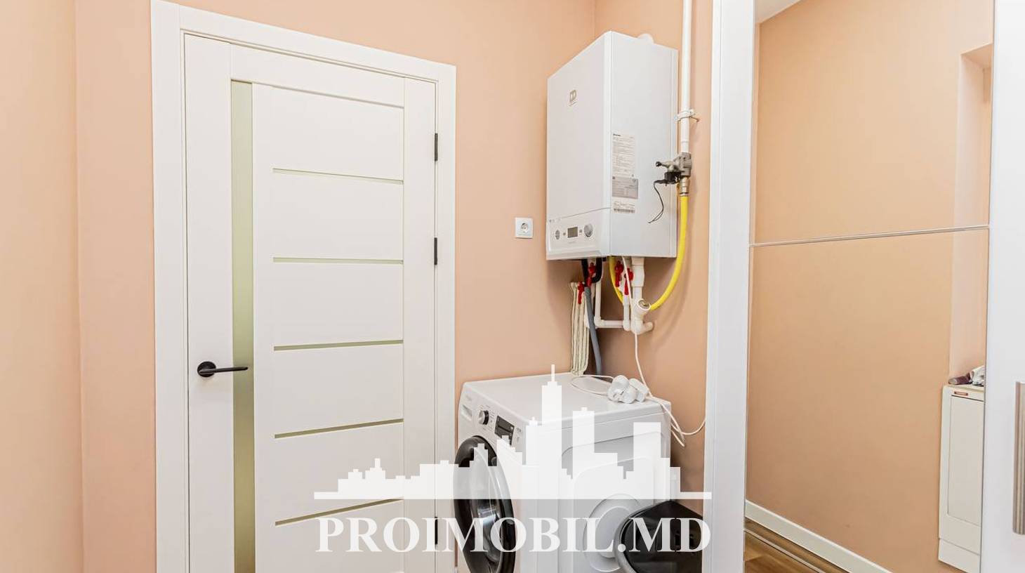 https://images.proimobil.md/kpUgkZa5uOTQUYUloBKSvuiM8FsDjDkXAHUgVoGxajM/watermark:0.75:so:0:30:0.39/resize:fill:1460:816:1/gravity:ce/bG9jYWw6Ly8vZXN0YXRlL2xyL2RkZTUzZDZjLWE4NDEtNGYyZS1iMWM1LTJhMzBkMTlmYWIxNi5qcGVn