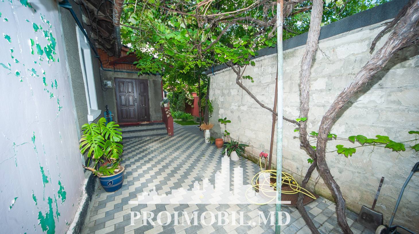 https://images.proimobil.md/kqmOer6wbcfT3mgdvyEDAbGxNVkxm8yhBPGZEAJbBYA/watermark:0.75:so:0:30:0.39/resize:fill:1460:816:1/gravity:ce/bG9jYWw6Ly8vZXN0YXRlL2xyLzljMzQ3NGQ5LTYwNjAtNDhjOS1hZjZiLTJlMGFhZTRlN2YwZi5qcGVn