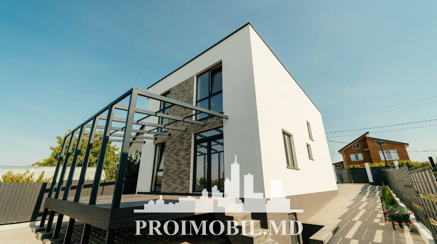 https://images.proimobil.md/kqs6tG5WYbe_WdrdKdKgSZ3qycCgw2cirwDGt4FfqHA/watermark:0.75:so:0:30:0.39/resize:fill:1460:816:1/gravity:ce/bG9jYWw6Ly8vZXN0YXRlL2xyLzAzMmJiZTA3LTcwM2EtNDI5MC05NzRkLTI2YzExYmNlYWEyNC5qcGVn
