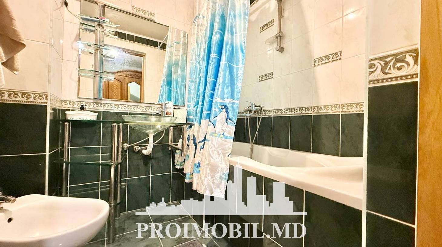 https://images.proimobil.md/krLhcpUaUm5GI0PkfDizHgvksd2ORSWspx-8zvrld44/watermark:0.75:so:0:30:0.39/resize:fill:1460:816:1/gravity:ce/bG9jYWw6Ly8vZXN0YXRlL2xyL2I2YzAyMTc2LWFlZDQtNDYwOC04MjhjLWVjN2FjMDdlYjcyYi5qcGVn