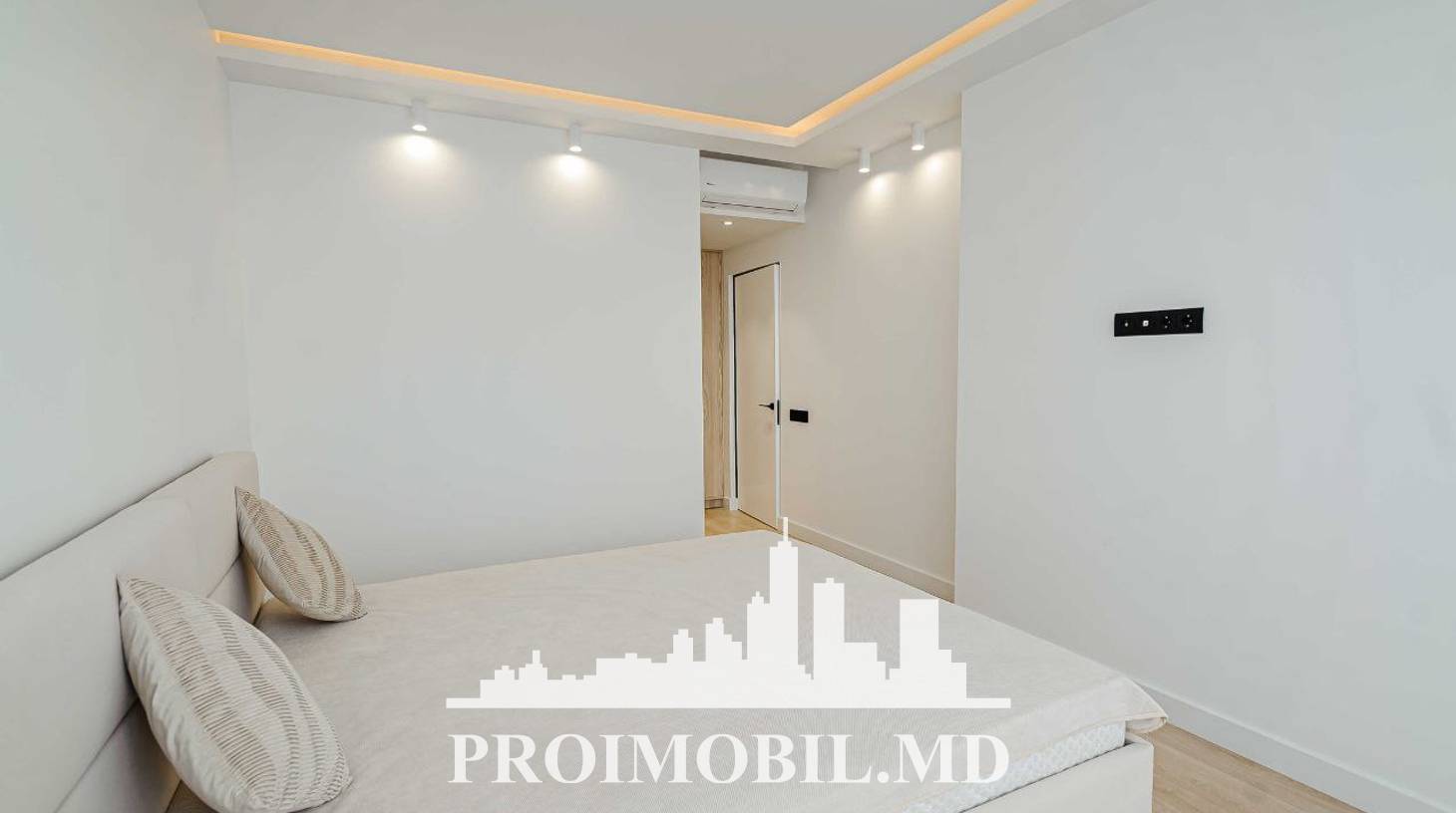 https://images.proimobil.md/krvI5oA3uT3JG4x-Ly_SiU7kPTEAr2iV6OHVOc5sfwU/watermark:0.75:so:0:30:0.39/resize:fill:1460:816:1/gravity:ce/bG9jYWw6Ly8vZXN0YXRlL2xyLzE4MGYwZTEwLTVhMjQtNDk5NC1iMGQyLTEwZmRjMTVlYmE0OC5qcGVn