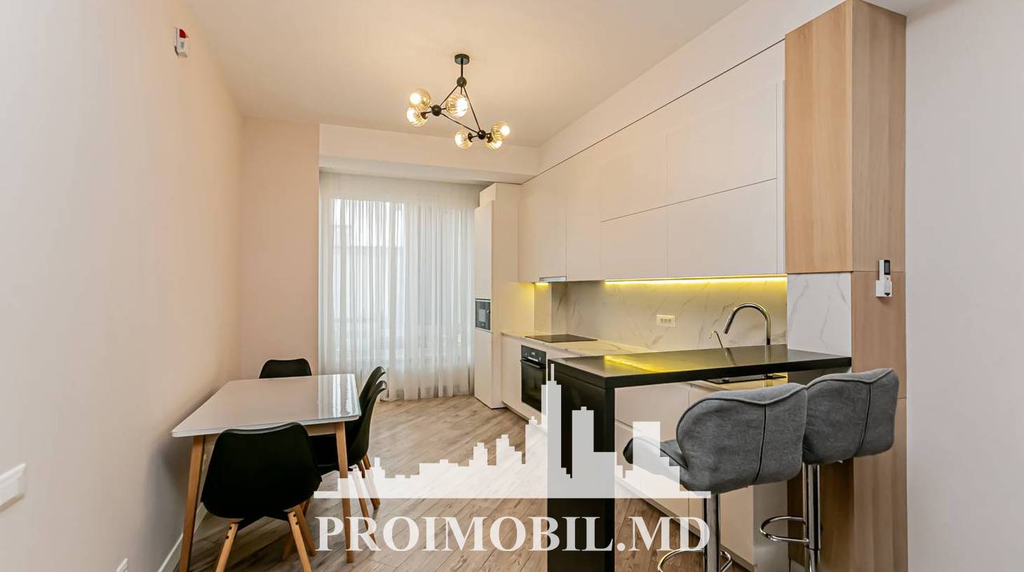 https://images.proimobil.md/ktlVs-lsUM4_RVNe2RNM6q9OuYtX6a9oifZytFzaMp8/watermark:0.75:so:0:30:0.39/resize:fill:1460:816:1/gravity:ce/bG9jYWw6Ly8vZXN0YXRlL2xyLzFkOWJjM2VhLTJjOGUtNDQ5Mi05Nzc1LWI0YWZiMjBhYjA2Ni5qcGVn