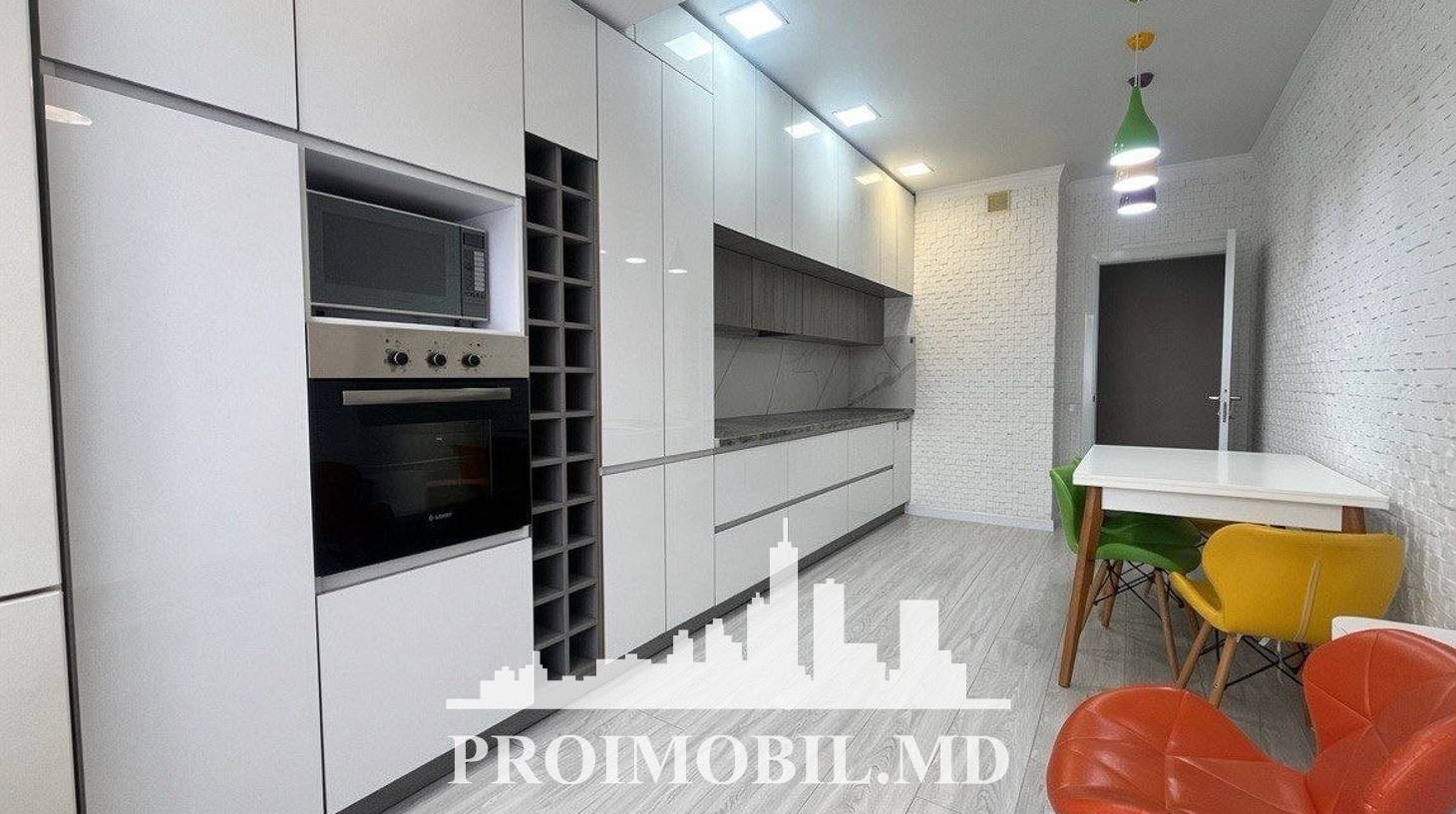https://images.proimobil.md/kzQVkBBOKxxMieguB7TiWDwUIG86gQ__IKk9no37yxk/watermark:0.75:so:0:30:0.39/resize:fill:1460:816:1/gravity:ce/bG9jYWw6Ly8vZXN0YXRlL2xyL2IzYTk5NjNmLTBkYjYtNDM1NS1iOGI4LTFkNGFmZmVhNjIzYS5qcGVn