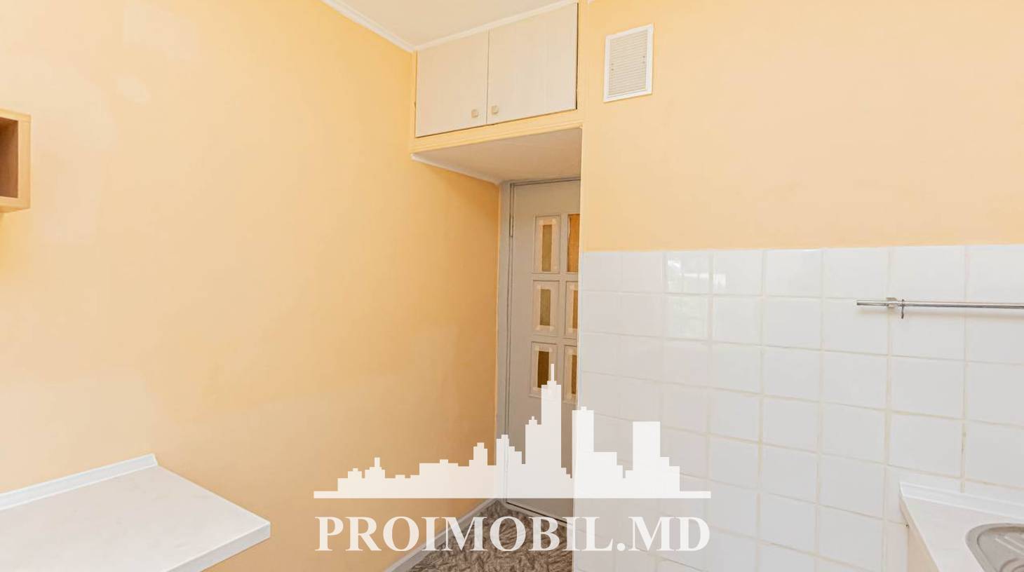 https://images.proimobil.md/l-7xlUtF6VJpJTaEQbBAkUimnM9SAxkQvuy_D8rQ7S4/watermark:0.75:so:0:30:0.39/resize:fill:1460:816:1/gravity:ce/bG9jYWw6Ly8vZXN0YXRlL2xyL2FjM2I3MzA4LWU0ZjItNDRlMS1iOWE2LTRkZTZjNWRmZDEyMS5qcGVn