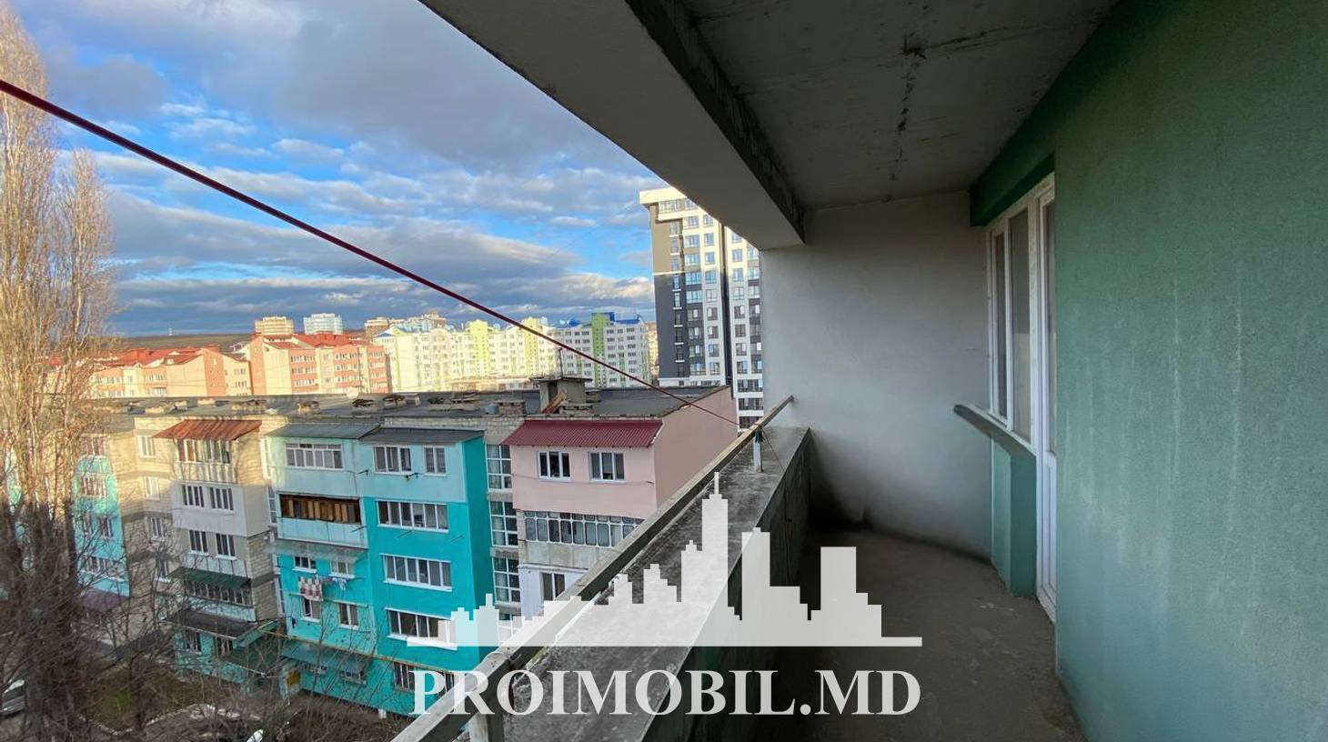 https://images.proimobil.md/l-KDVaDnmSDesBQOh744S3cC7nnaGrgTIcZTZC7mbTY/watermark:0.75:so:0:30:0.39/resize:fill:1460:816:1/gravity:ce/bG9jYWw6Ly8vZXN0YXRlL2xyL2NjN2Y1OTE4LWE0NTYtNDFhOC1hMTI3LWE2ODMzZWYxZjU0NC5qcGVn