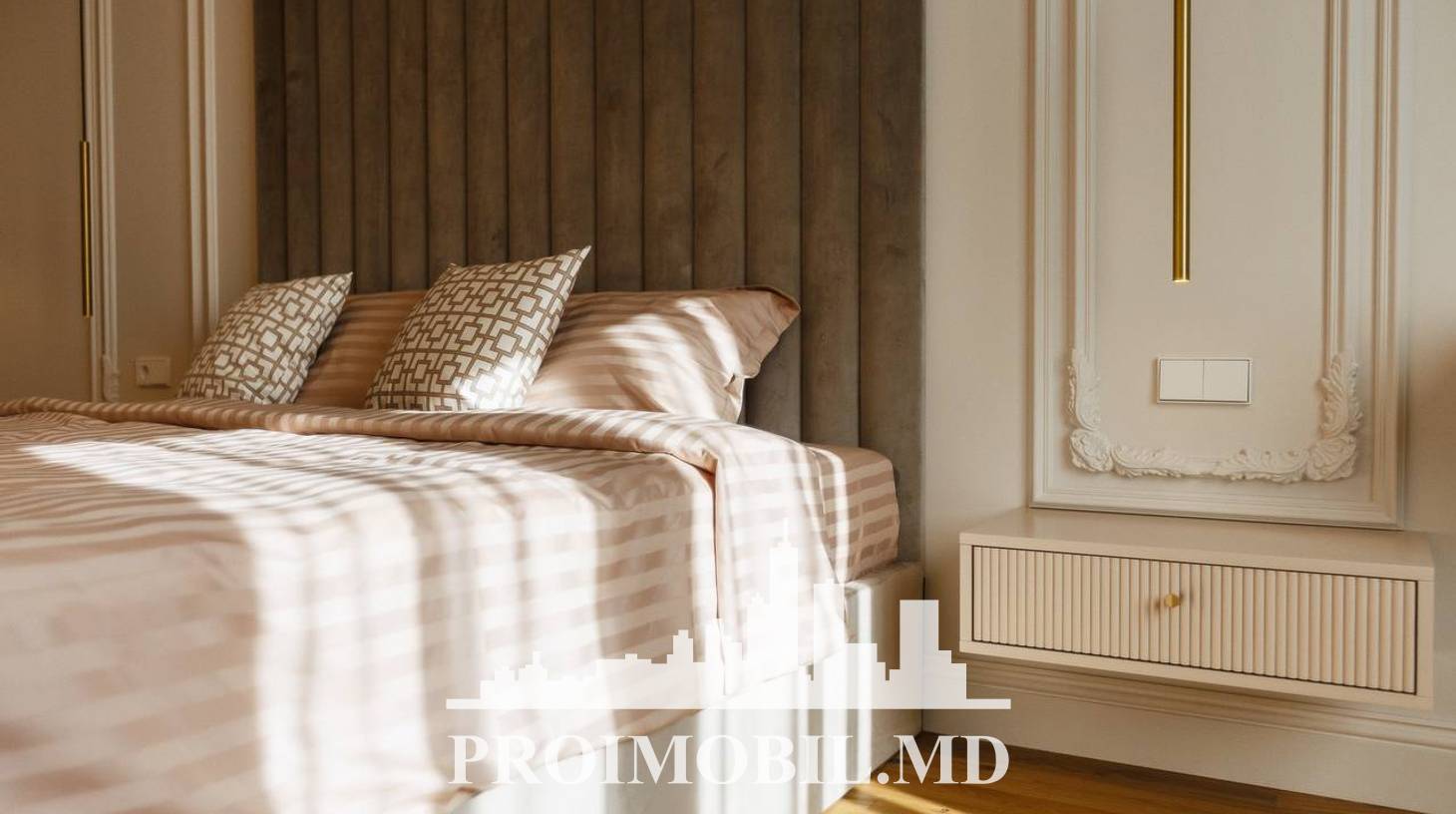 https://images.proimobil.md/l0uXk9g_1jVle-LQCVuDplCauBUT5JVvn09xO-Qfz0A/watermark:0.75:so:0:30:0.39/resize:fill:1460:816:1/gravity:ce/bG9jYWw6Ly8vZXN0YXRlL2xyLzUyMWM5NzNjLWM0N2EtNDVmNi04MjhmLWE3ODA4ZmJjMTEzMy5qcGVn