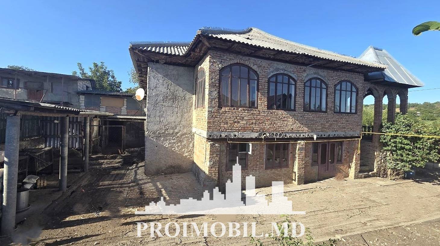 https://images.proimobil.md/l1Vc0ULFukhefpFxYIf0tiqsws0D1XGgqI8fq7e0eKI/watermark:0.75:so:0:30:0.39/resize:fill:1460:816:1/gravity:ce/bG9jYWw6Ly8vZXN0YXRlL2xyL2I2MDRjMDU1LTAyNDgtNDQ0Yi1hMjFhLTkwOTQ3ZWIyZGZkYi5qcGVn