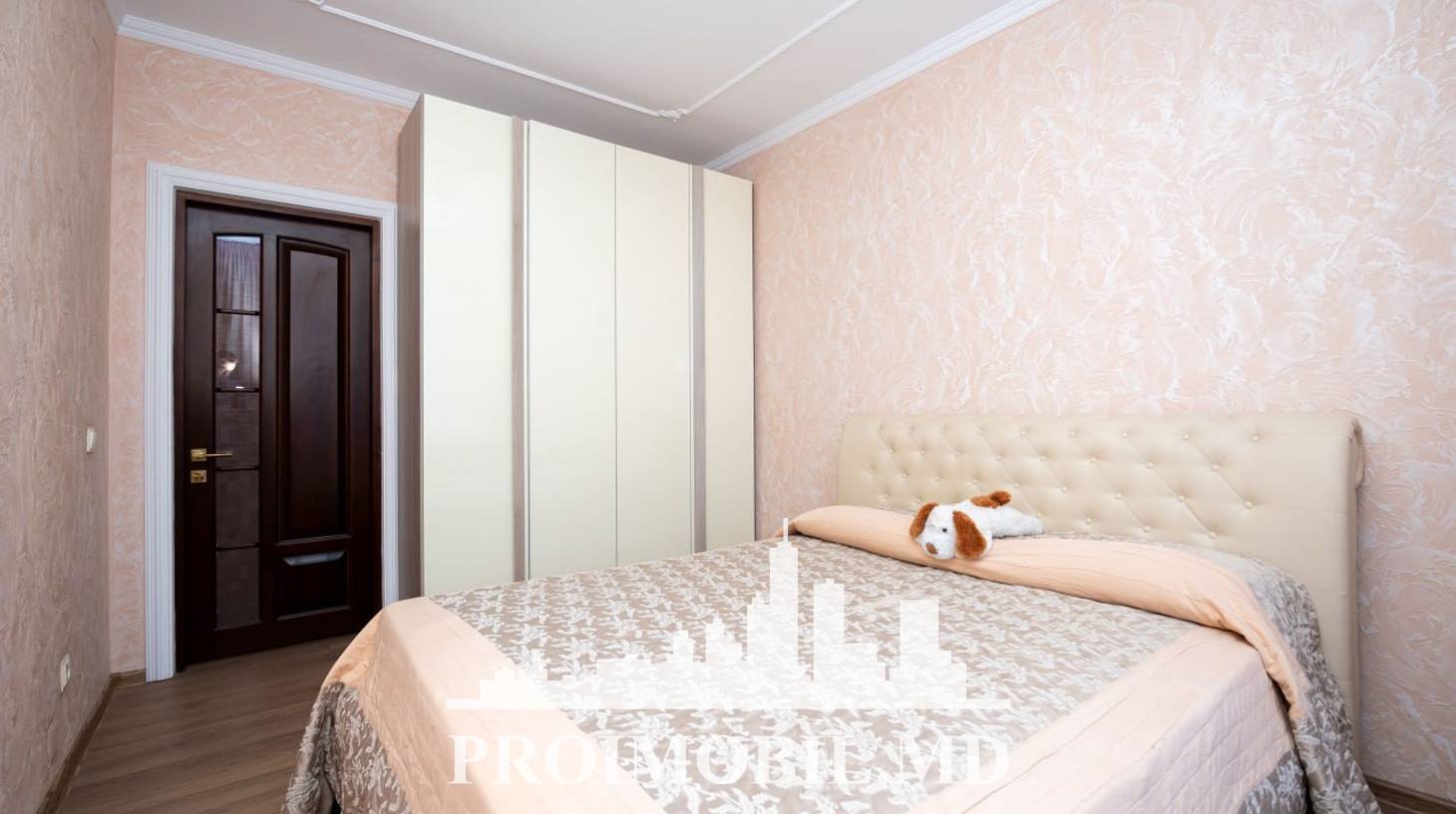 https://images.proimobil.md/l1oko4uVd6K0eIcVjCXPvco1dlVKFzwD4vZOdMr8E0A/watermark:0.75:so:0:30:0.39/resize:fill:1460:816:1/gravity:ce/bG9jYWw6Ly8vZXN0YXRlL2xyL2IwZWUzNjNkLTFlMmYtNDNkNy05MDFlLWU4Nzg1NWUzYzgyNy5qcGVn